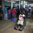 5c8b6da5240000f404a4b098