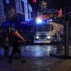 5c8a56e12000009e046f094d