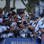 5c8a5756360000ba1a6b5b9d