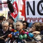 Los l&iacute;deres de CCOO y UGT, Ignacio Fern&aacute;ndez Toxo y Pepe &Aacute;lvarez, en declaraciones a los medios antes de iniciarse la manifstaci&oacute;n.