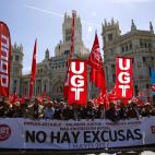 La cabecera de la manifestaci&oacute;n, con los principales l&iacute;deres sindicales al frente y el cartel de &quot;No hay excusas&quot;.