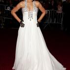 Rihanna, en la gala de 2007 Esos guantes, ese escote estrafalario, &iexcl;&iexcl;&iexcl;ese pelo!!! Rihanna, querida, has mejorado con los a&ntilde;os.