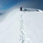 5c8b7b3c230000040124d83f