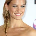 Bar Refaeli a sue llegada a los MTV European Music Awards 2011 en Belfast.(Noviembre 6, 2011) (AP Photo/Joel Ryan)