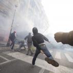 5c8ac2fe2400000a05a3a38a