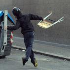 5c8ac2ff230000040123a81c