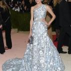 Vestida de Peter Pilotto