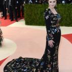 Vestida de Alexander McQueen