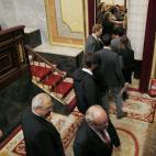 Nacionalistas y Podemos, saliendo del hemiciclo.