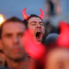 5c8aa7e12500000d04c96372