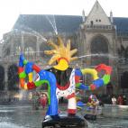 Tambi&eacute;n obra del escultor Tinguely y de Niki de Sant Phalle, esta colorida fuente que se encuentra en el centro de Par&iacute;s representa a la obra de compositor Igor Stravinsky. Las esculturas, que llenan de color el Centro Ge...
