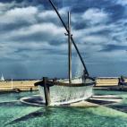 En la valenciana playa de la Malvarrosa se encuentra esta espectacular fuente que simula la forma de un barco s&oacute;lo con la intensidad de sus chorros de agua. Los viajeros recomiendan visitar esta impresionante escultura frente al mar ...