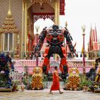 5c8abd39250000e203c98f4e