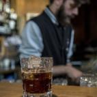 Es un cóctel sencillo al que sólo le hace falta mucho hielo y nada de azúcar. Se prepara mezclando 40 ml. de Jäger y 40 ml. de ron. Después se remueve con fuerza para que la mezcla se enfríe.