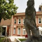 5c8b22a22500000d04ca2323