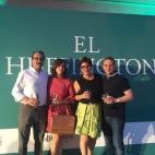 De izquierda a derecha: Emilio Ontiveros, presidente de Analistas Financieros Internacionales, y Roberto Sánchez de 'La Ventana' de la SER junto a Montserrat Domínguez