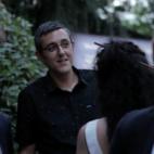 Alfredo Pérez Rubalcaba, Guillermo Fernández Vara y Eduardo Madina conversan con Ana Aldea, responsable de redes sociales de 'El Huffington Post'