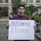 5c8b1cda240000f7054ce069