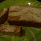 Es un bizcocho bien esponjoso con todo el sabor de la fruta. Su elaboración es muy sencilla, sólo tienes que seguir estos tres pasos.