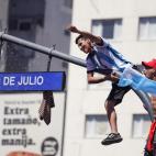 Hinchas de Argentina celebran la tercera victoria de su selecci&oacute;n en un Mundial de f&uacute;tbol