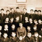Fotografía de clase con Putin en la primera fila (tercero por la derecha) durante el curso 1964-1965.