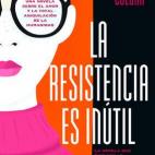 Se presenta como una novela para freaks, a medio camino entre Bridget Jones e Independence Day, aunque lo que realmente engancha en la historia de Connie es ella, un personaje diferente: científica y pelirroja, rara a más no poder.