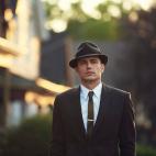 James Franco. El 22 de noviembre de 1963, los disparos que acabaron con la vida del presidente Kennedy cambiaron el mundo. El profesor Jake Epping intenta viajar al pasado para impedir el magnicidio, pero su misi&oacute;n se ver&aacute; ame...
