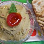 Es ideal para tomarlo frío con vegetales crudos o cualquier tipo de pan. Siguiendo estos tres pasos podrás tenerlo listo en un momento.