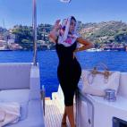 En alta mar hay mucha vida social. Aqu&iacute;, con mi pa&ntilde;uelo y mi bolso a juego.