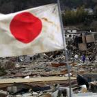 El desmantelamiento de la central se alargará "entre 30 y 40 años", según el director de la planta. El coste total del proceso se estima entre 1 y 2 billones de yenes (entre 7.700 y 15.400 millones de euros). A ello hay que añadir 5,8 billon...