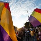 Centenares de personas protestan en la Diagonal contra la visita del rey