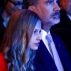 El rey Felipe VI y la princesa Leonor al inicio del acto