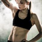 La bolsa de plástico que llevaba Bradley Cooper cuando salía a correr en El lado bueno de las cosas no sirve de nada. Tampoco llevar exceso de ropa. "Con la deshidratación ocurre lo mismo que con el exceso de tiempo de entrenamiento, es contr...