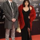 5c8b2513230000d504243a39