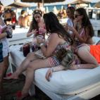 El incremento del 3,9% mantiene la expansión de los últimos tres meses. Este crecimiento se asienta en el mercado británico (+4%), que se convierte en el primer mercado en esta comunidad, por encima del alemán, que muestra un descenso este mes.