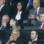 La princesa Leonor está teniendo poco a poco más protagonismo. Los Premios Príncipe de Asturias ahora se llaman Premios Princesa de Asturias. En 2016 el rey acudió por primera vez a un partido de fútbol con su hija mayor, fue en la semifina...