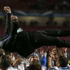 5c8ab185360000c81a6be45f