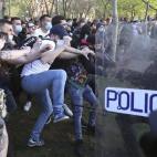 Enfrentamientos entre manifestantes y policías en Vallecas
