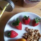 &iquest;A qui&eacute;n no le gusta las fresas con chocolate? Si haces un batido con estos ingredientes y le a&ntilde;ades bebida de soja, unos frutos secos y algunas cosas m&aacute;s, tendr&aacute;s una bebida explosiv1a.