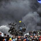 5c8b18e7240000f404a41315