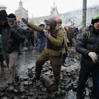 5c8b18ea360000c81a6c7386