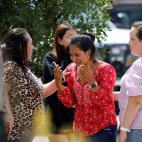 Varios familiares, destrozados a las afueras del colegio