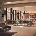 Ubicado en una antigua fábrica de galletas, el albergue Kex es la opción perfecta para descubrir el centro de la ciudad islandesa. El alojamiento está decorado con mobiliario y materiales reciclados que aportan un concepto orgánico y ecléct...