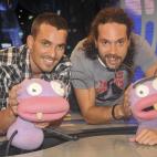 Las mascotas de El Hormiguero, el programa de Pablo Motos, son dos hormigas con personalidades muy diferentes. Trancas tiene una sola ceja muy grande y poblada, labios marcados con dos dientes sobresalientes, y posee una voz muy grave y varonil....