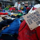 La protesta fue tan fuerte porque fue universal. No iba s&oacute;lo contra Zapatero, el presidente en ejercicio, sino contra todo el sistema. Gobierno y oposici&oacute;n, vicios adquiridos y respuestas que no llegaban. "Nuestros sue&ntilde;os no...