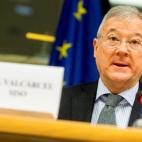 ¿Qué estudiar para llegar a ser presidente autonómico? Una opción es Filosofía y Letras, como el jefe del Ejecutivo murciano. Antes de su salto a la política, ejerció también de profesor de Historia del Arte.