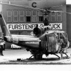 Helic&oacute;ptero destrozado en la base de F&uuml;rstenfeldbruck, en el que hab&iacute;an sido trasladados los secuestradores y sus rehenes.