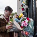 Flores a las puertas del palacio.