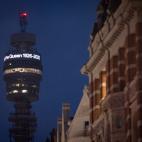 La Torre de Correos británica, con la luz atenuada.