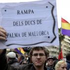 5c8b687f360000a61b6d0230